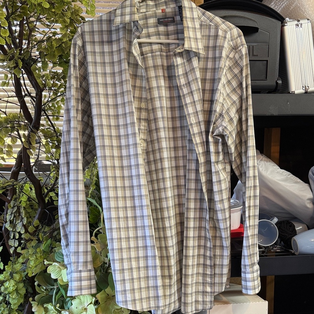 Van Heusen Plaid Dress Shirt - Gray and Cream